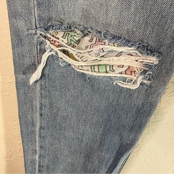 AMERICAN Eagle x Keith Haring Distressed Patch Work Mom Jeans - Picture 7 of 12